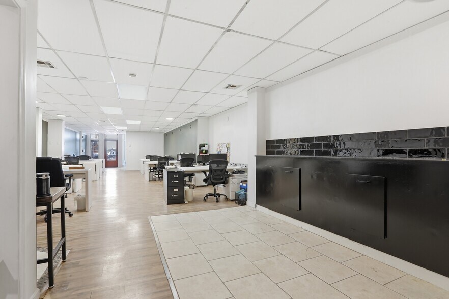 More Photos Of 57 Main St, Amesbury Office For Sale