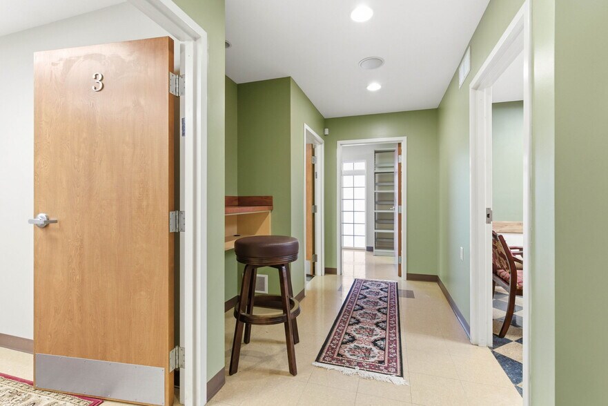 More Photos Of 3208 College Dr, Louisville Office For Sale