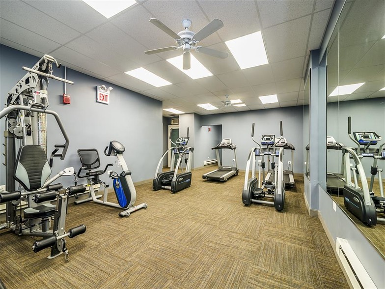 More Photos Of 7100 S South Shore Dr, Chicago Apartments For Lease