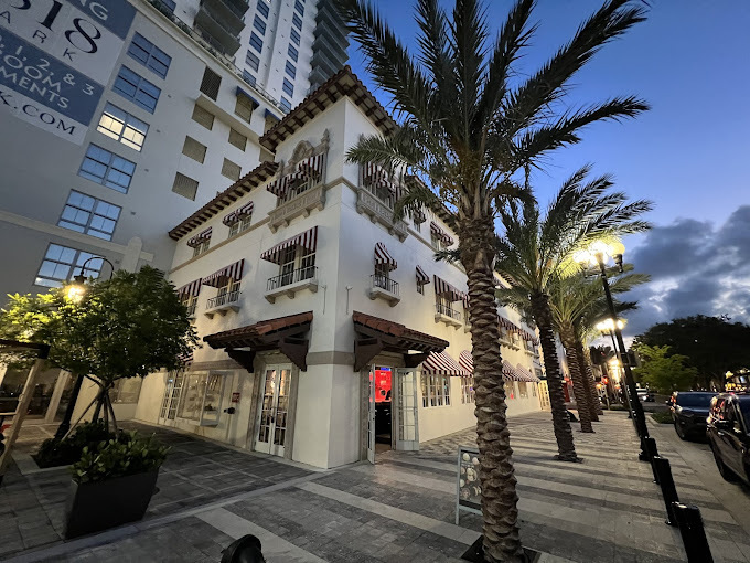 Primary Photo Of 1820 Hollywood Blvd, Hollywood Freestanding For Lease