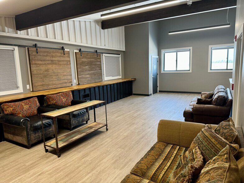 More Photos Of 218 Sportsman Ln, Bigfork Office For Lease