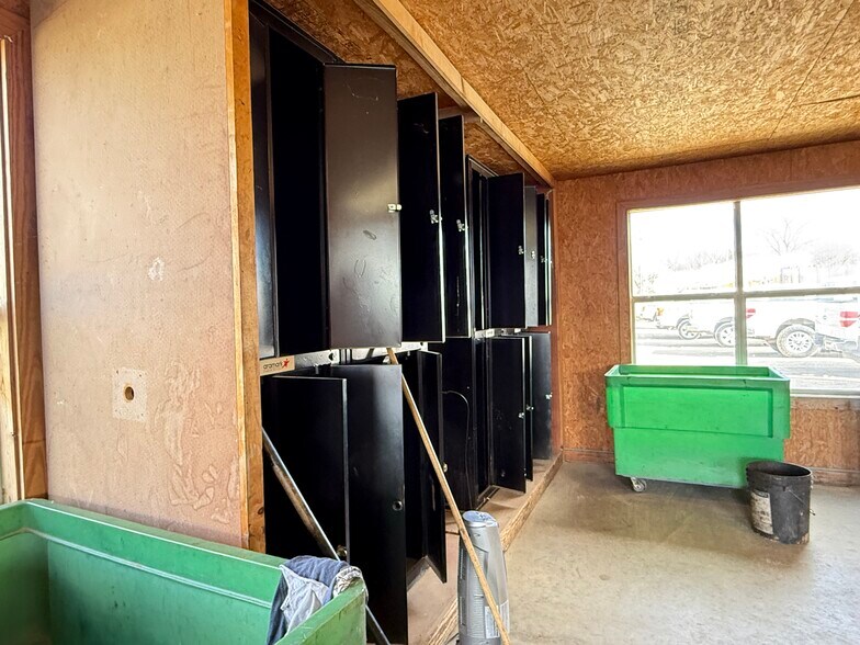 More Photos Of 12525 Old Highway 99, Seminole Warehouse For Sale