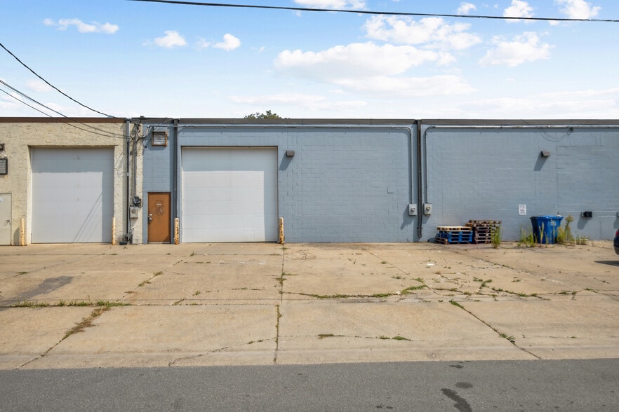 More Photos Of 3438-3446 Snelling Ave S, Minneapolis Distribution For Lease
