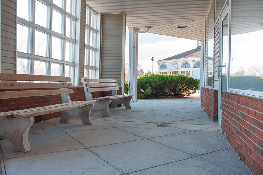 More Photos Of 1 Plaza Dr, Toms River General Retail For Lease