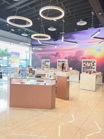 More Photos Of 1155-1157 N La Brea Ave, West Hollywood Storefront For Sale