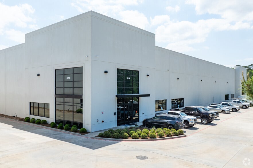 Primary Photo Of 4014 Interwood N Pky, Houston Distribution For Lease