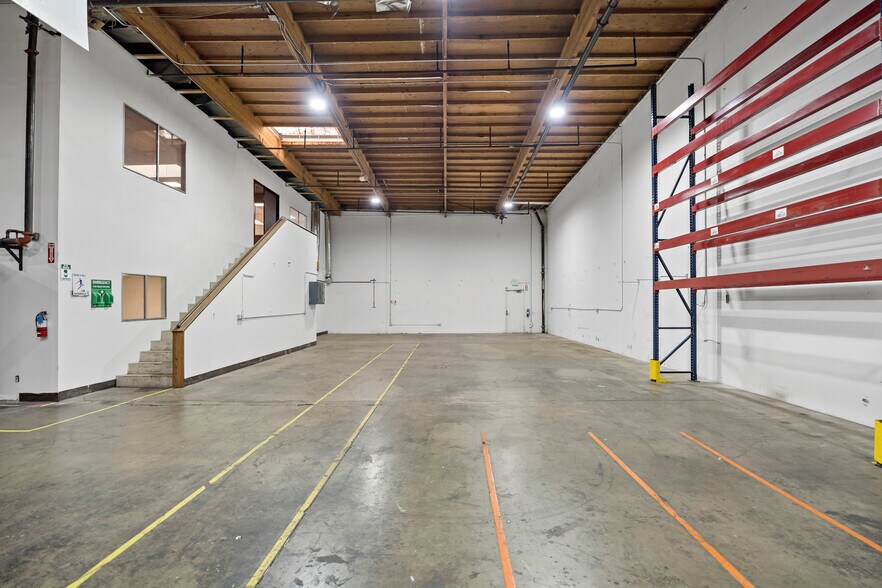 More Photos Of 1461 S Balboa Ave, Ontario Warehouse For Lease
