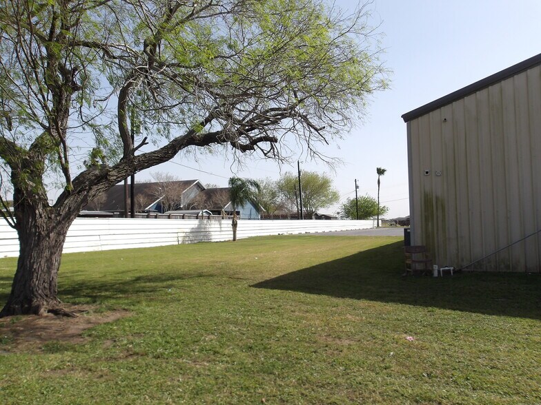 More Photos Of 1 Industrial Pkwy, Rio Hondo Freestanding For Sale