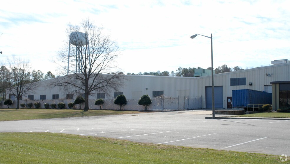 More Photos Of 1305 Progress Rd, Suffolk Warehouse For Lease