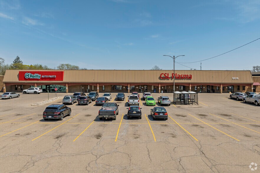 More Photos Of 5015 S Cedar St, Lansing Storefront For Lease