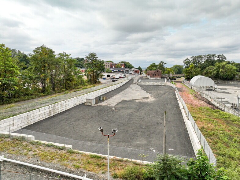 More Photos Of 145 Armory St, Springfield Land For Lease