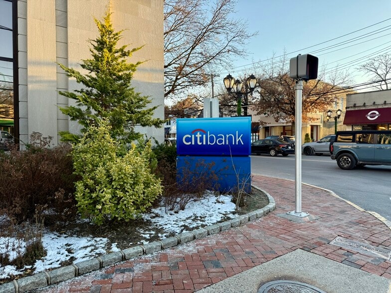 More Photos Of 4 Grace Ave, Great Neck Office For Lease