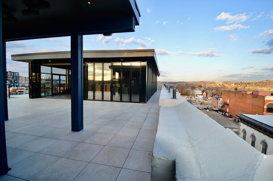 More Photos Of 535 Madison Ave, Covington Office For Lease