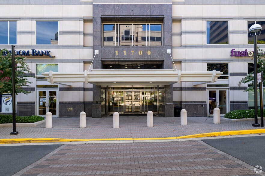 More Photos Of 11700 Plaza America Dr, Reston Unknown For Lease