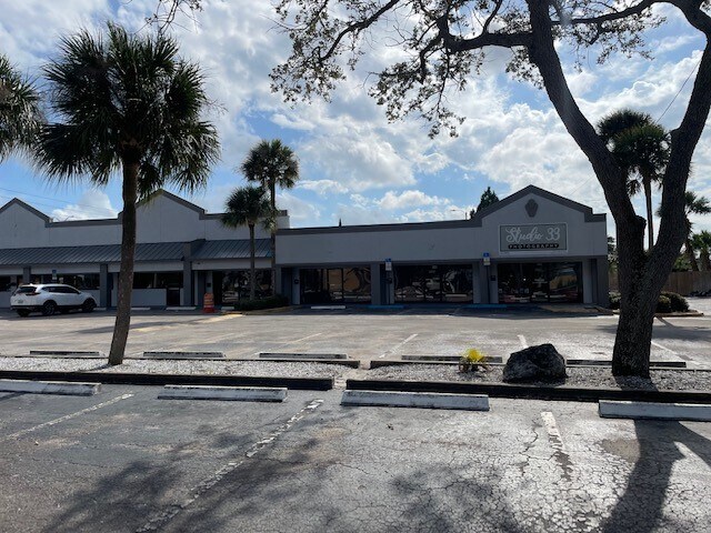 More Photos Of 25000-25028 US Highway 19 N, Clearwater Daycare Center For Lease