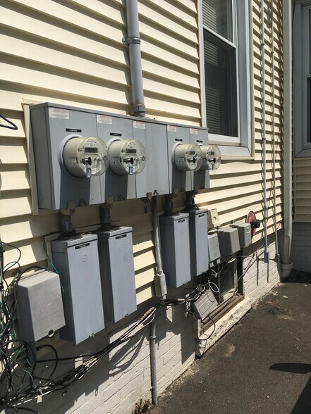 More Photos Of 121-123 Brownell St, New Haven Apartments For Sale