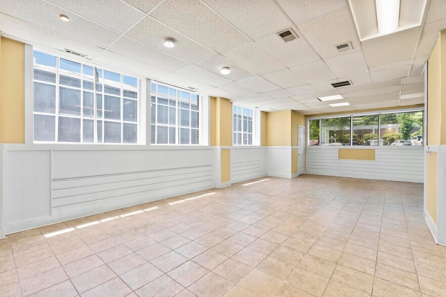 More Photos Of 314 Wilson Ave, Norwalk Warehouse For Lease