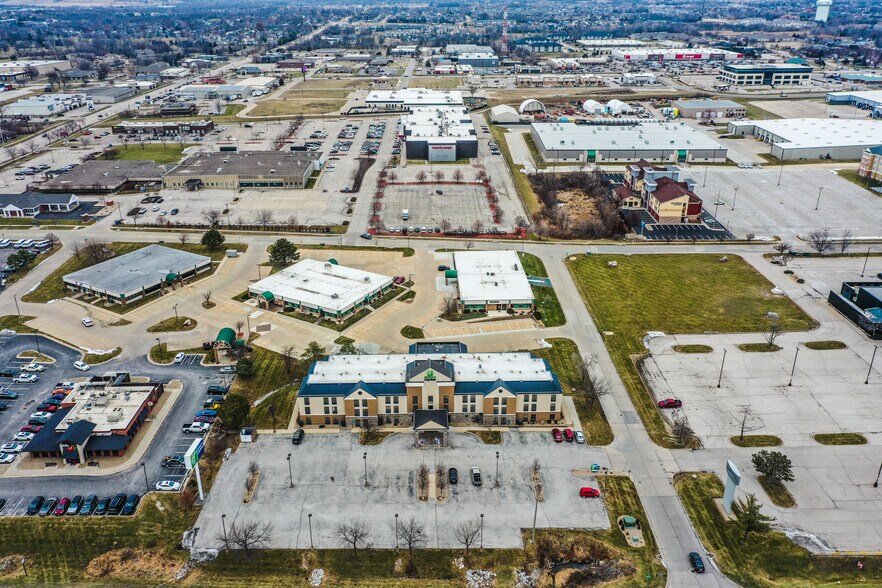 More Photos Of 1230 Collins Rd NE, Cedar Rapids Hotel For Sale