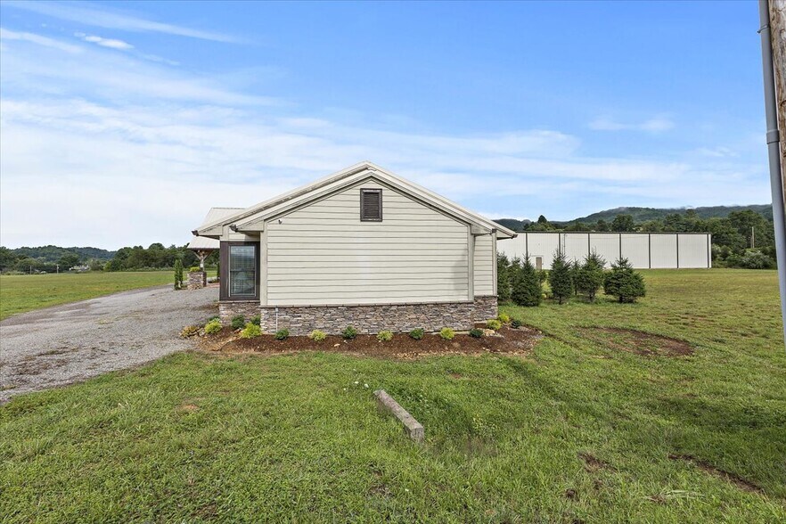 More Photos Of 241 Industrial Park Rd, Mountain City Warehouse For Sale