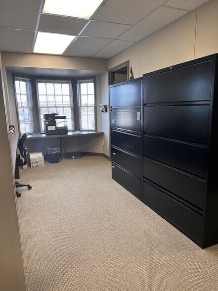 More Photos Of 1289 S Linden Rd, Flint Medical For Lease