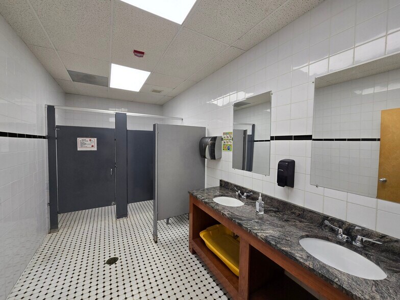 More Photos Of 80 Woodrow Rd, Staten Island Daycare Center For Lease
