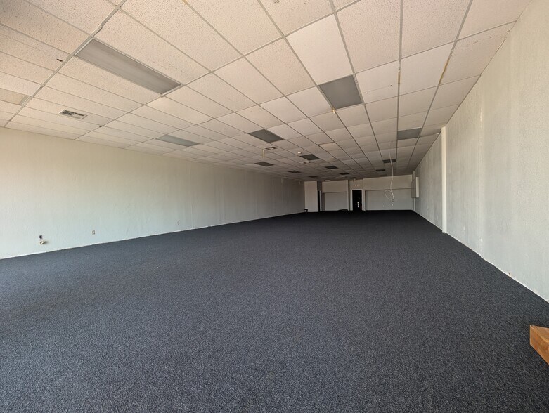 More Photos Of 203-207 SW C Ave, Lawton General Retail For Lease
