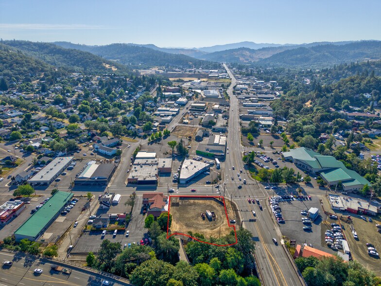 More Photos Of 328 NE Winchester St, Roseburg Land For Sale