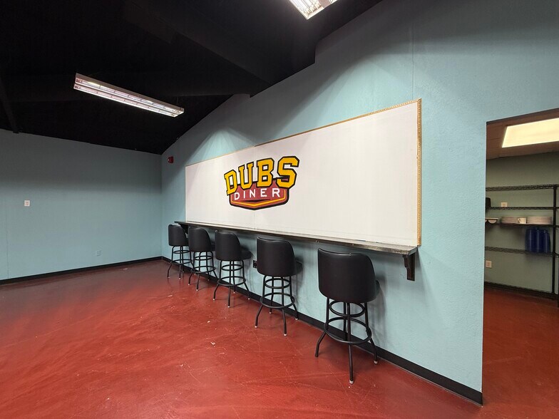 More Photos Of 16677 US Highway 77, Springer Restaurant For Lease