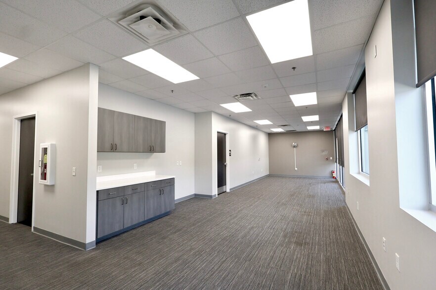 More Photos Of 301 Little Hearst Pky, Port Wentworth Truck Terminal For Sale