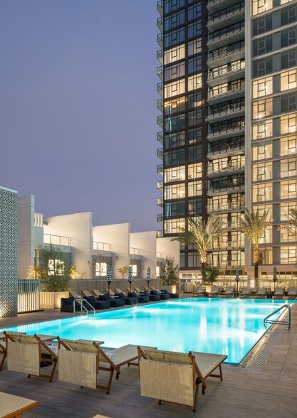 More Photos Of 825 S Hill St, Los Angeles Apartments For Lease