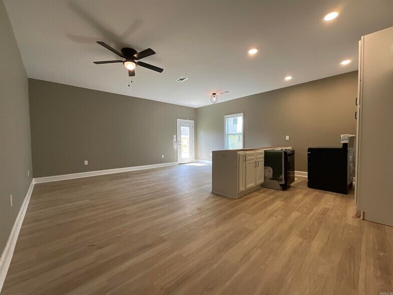 More Photos Of 405 & 407 E Center Street, Jacksonville Specialty For Sale