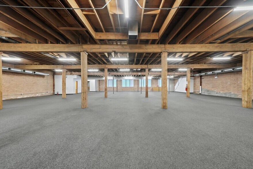 More Photos Of 526 N Western Ave, Chicago Manufacturing For Sale