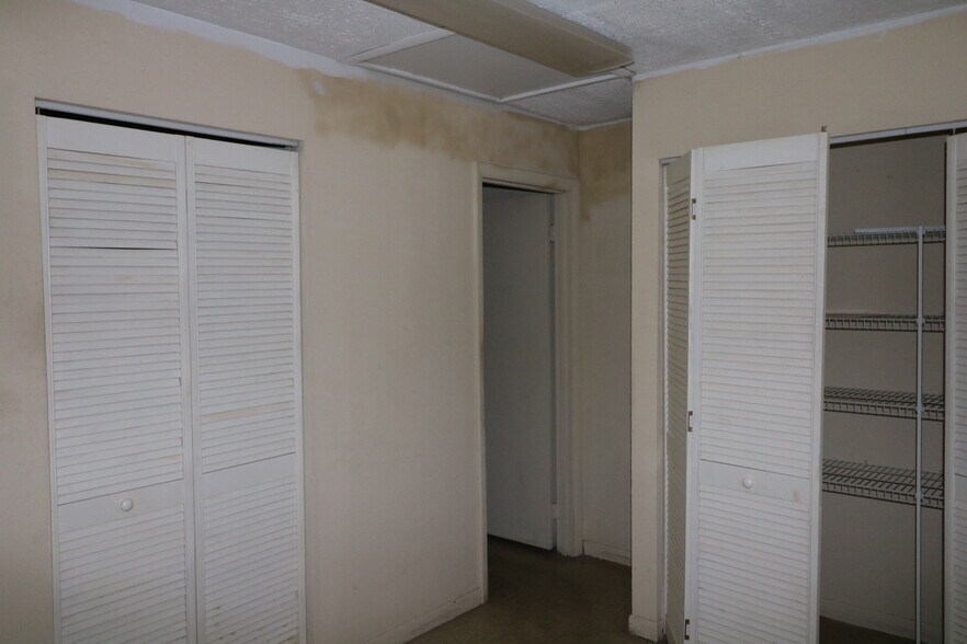 More Photos Of 980 SW 6th Ave, Ocala Office For Sale