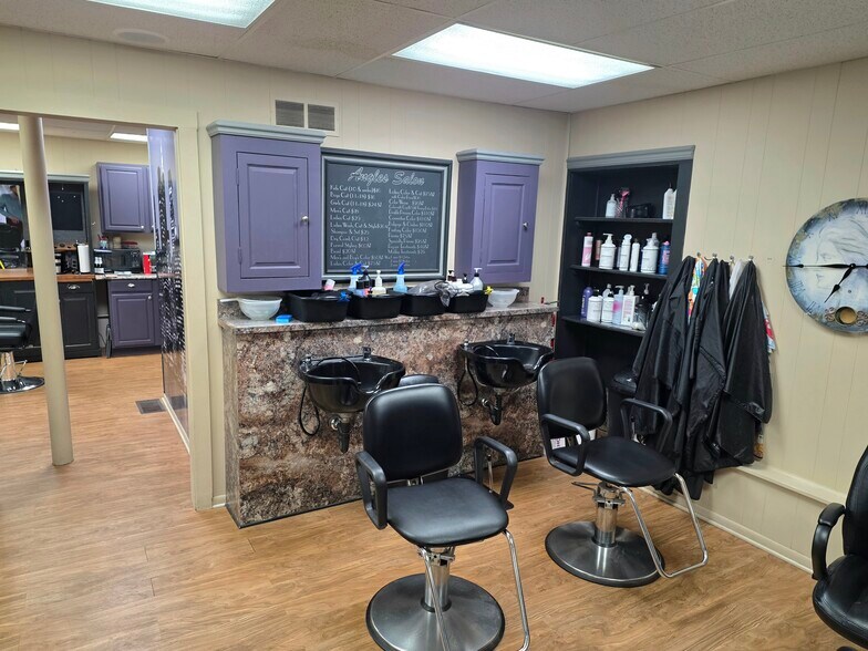 More Photos Of 105 E Mansfield St, Bucyrus General Retail For Sale