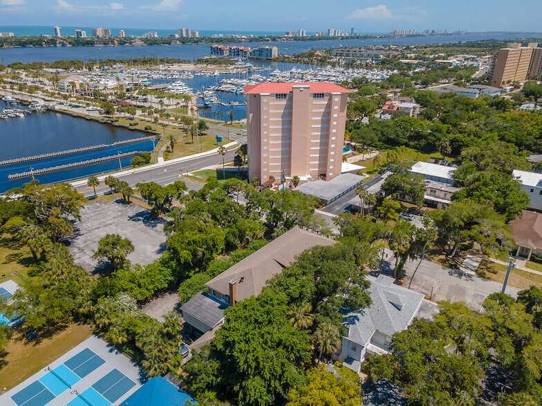 More Photos Of 124 Live Oak Ave, Daytona Beach Apartments For Sale