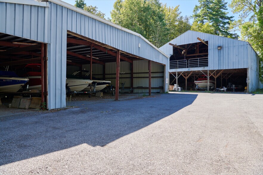 More Photos Of 1881 Pilot Knob Rd, Kattskill Bay Marina For Sale