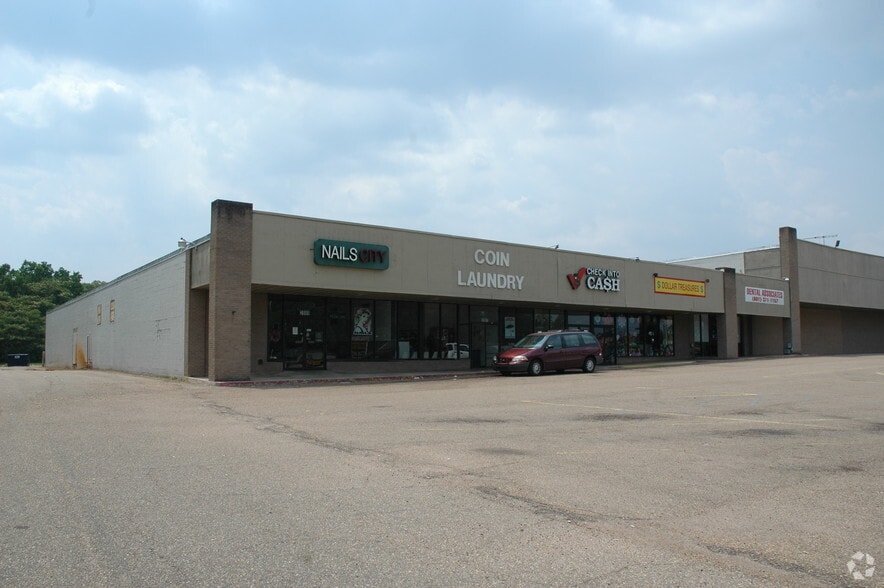 More Photos Of 2885-2899 Terry Rd, Jackson General Retail For Sale