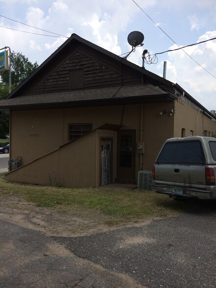 More Photos Of 130 Washington Ave, Iron River Freestanding For Sale