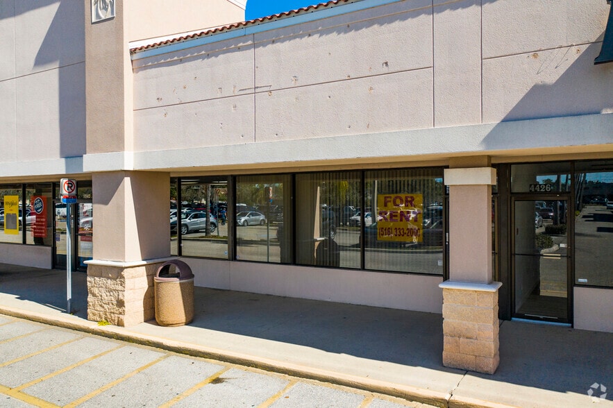 More Photos Of 4400 Bee Ridge Rd, Sarasota Unknown For Lease