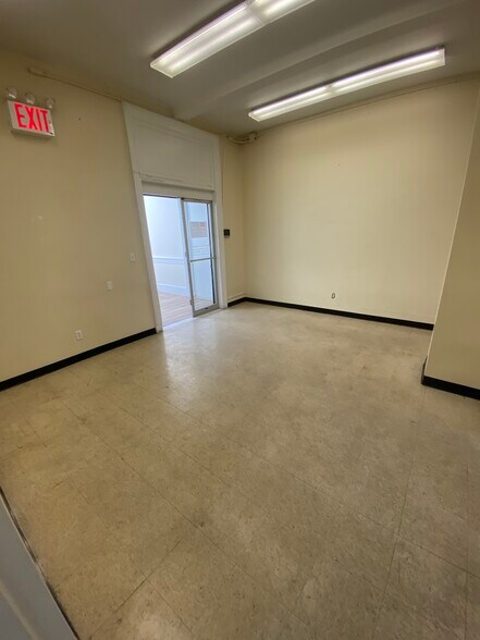 More Photos Of 370 E 149th St, Bronx Office For Lease