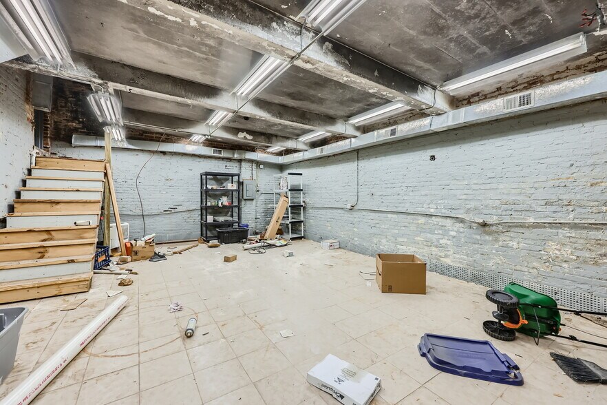 More Photos Of 2224 E Fayette St, Baltimore Warehouse For Lease