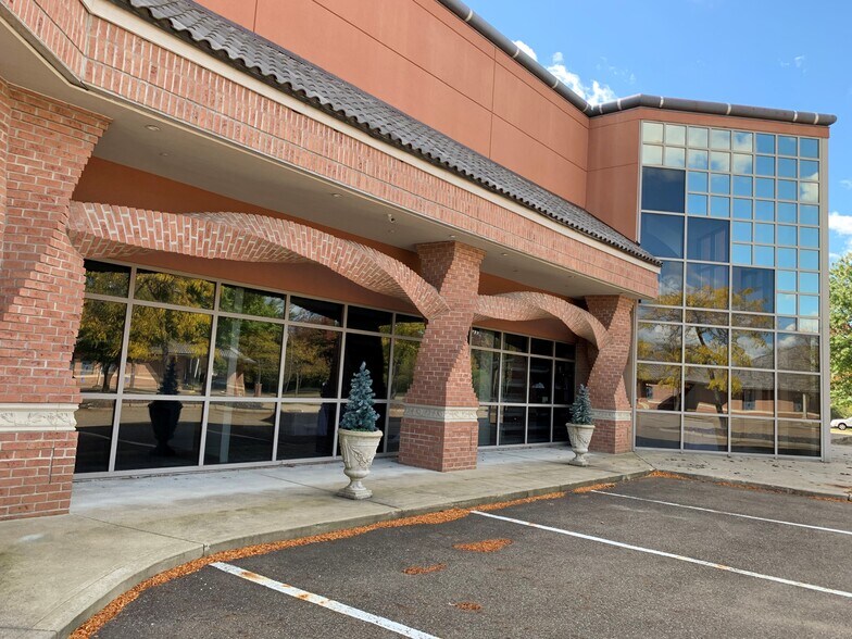 More Photos Of 4733 Hills And Dales Rd NW, Canton General Retail For Sale