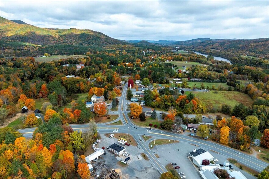 More Photos Of 5122 US-5, Weathersfield Service Station For Sale