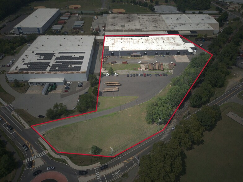 More Photos Of 121 High Hill Rd, Swedesboro Warehouse For Lease
