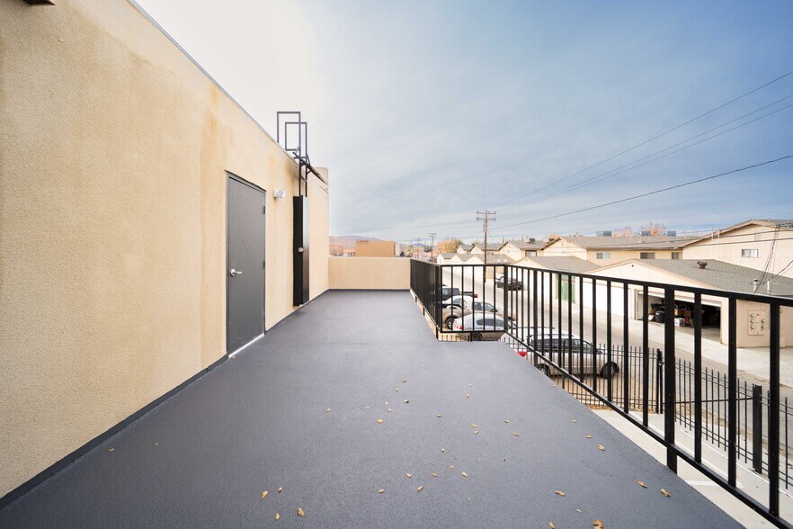 More Photos Of 465 E Palmdale Blvd, Palmdale Loft Creative Space For Lease