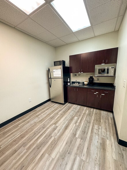 More Photos Of 9340 Martin Ave, Las Vegas Medical For Sale