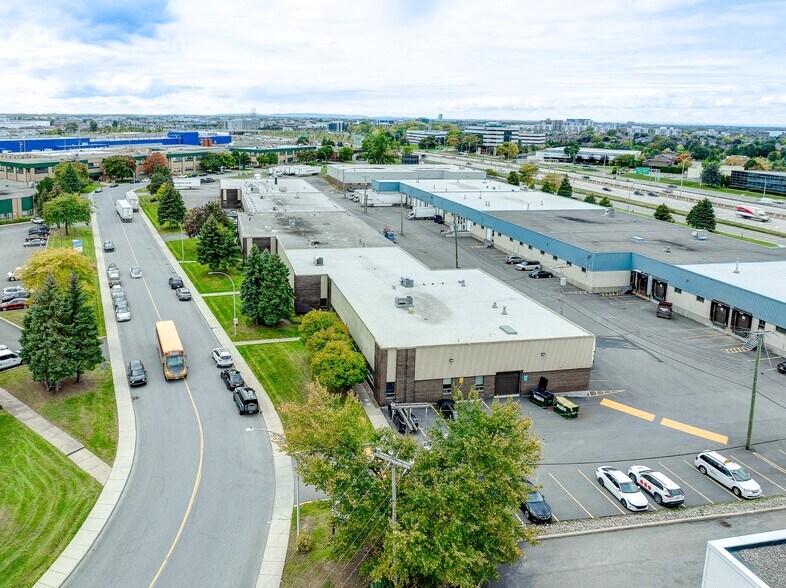 More Photos Of 341-371 Rue Isabey, Saint-Laurent Distribution For Lease