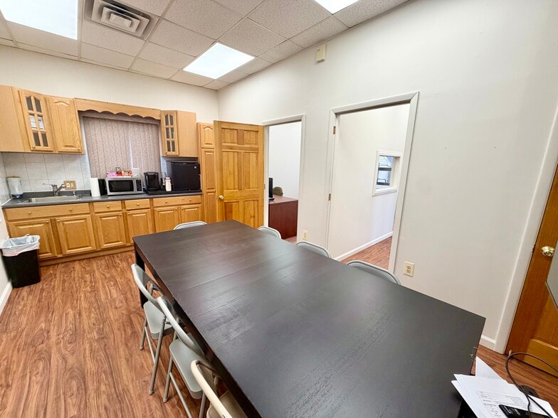 More Photos Of 1282 N Broad St, Hillside Loft Creative Space For Lease