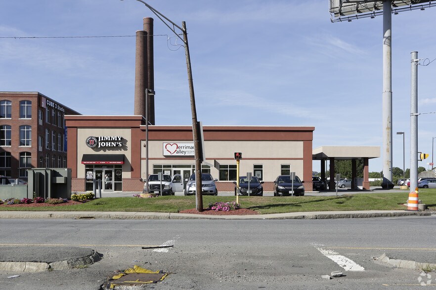 More Photos Of 500A Merrimack St, Lawrence Freestanding For Lease