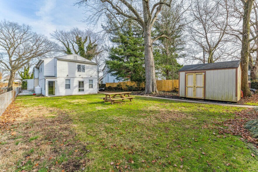 More Photos Of 460 Carvel Beach Rd, Baltimore Apartments For Sale